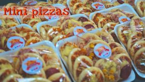 Ganhei muito dinheiro vendendo mini pizza de porta em porta, e compartilhei a receita com você